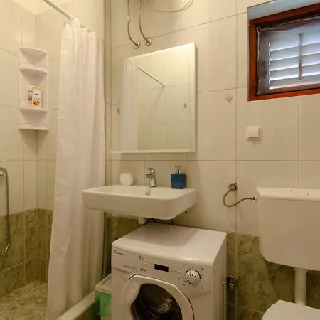 Apartment Lomea *