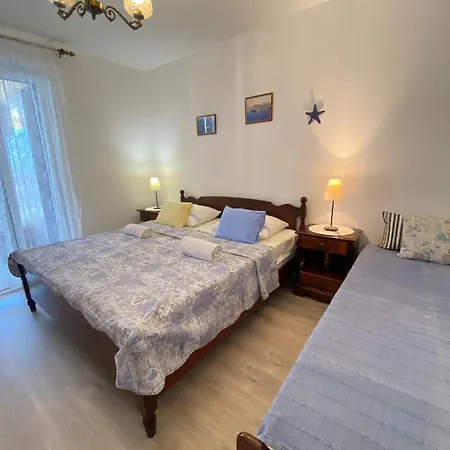 Lomea Apartment *