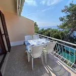 Lomea Apartment